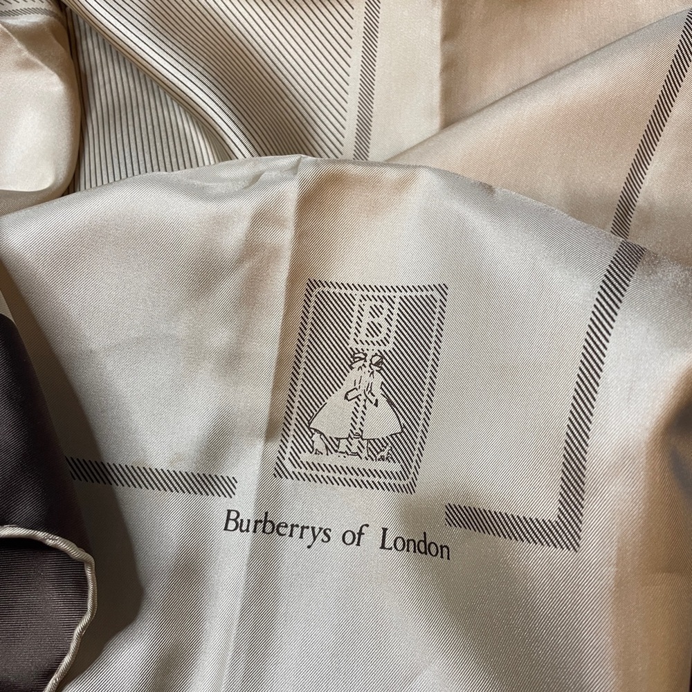 Burberrys of London Cream and Brown Scarf 100% Silk New Condition